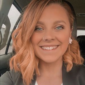 Meet your Posher, Alyssa